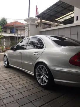 Mercedes-Benz E240 2003 Bensin