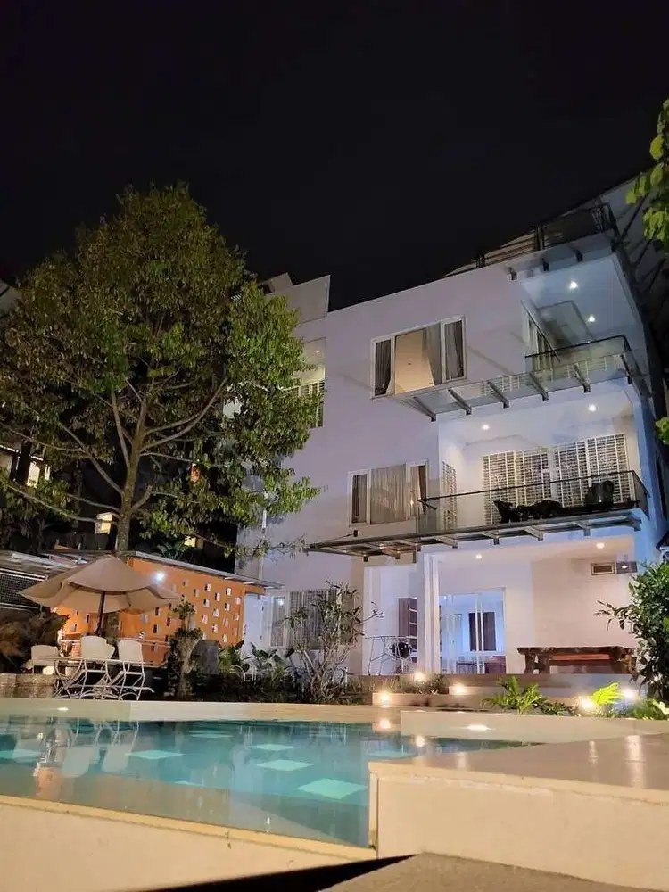Rumah Lux Minimalis Di Dago Full Furnished, Lingkungan Asri