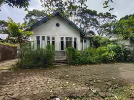 Jual Cepat Rumah Luas Hitung Tanah di Mainroad Jl.Ir.H.Juanda (Dago)