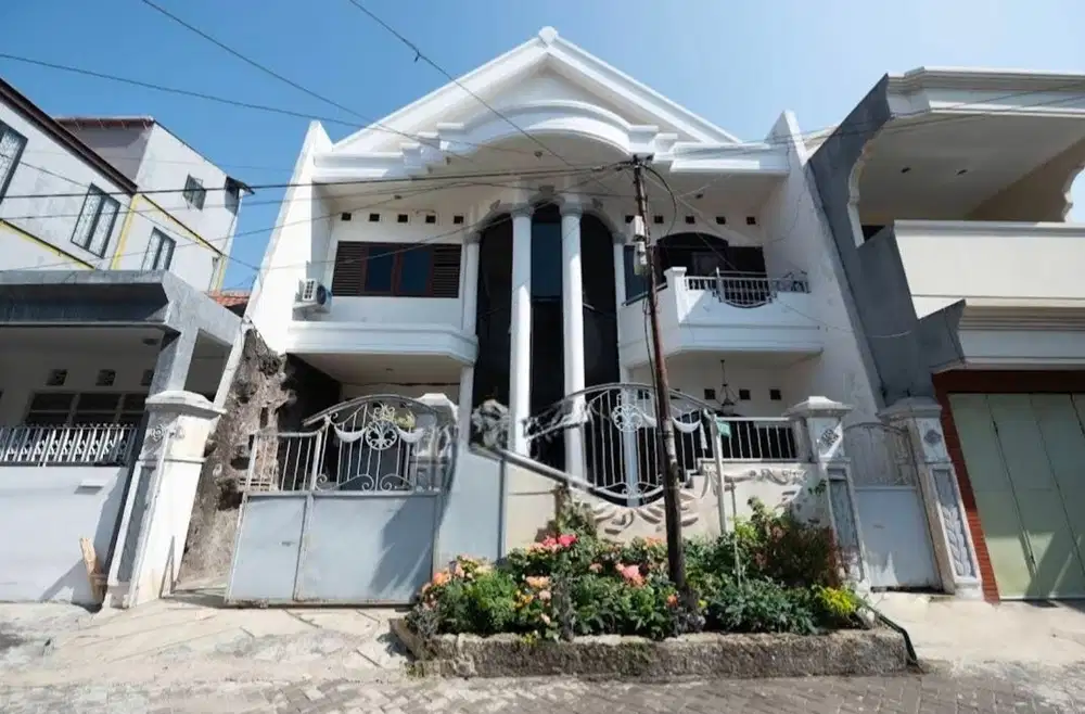 Pusat kota surabaya‼️Dijual rmh embong Kartiko