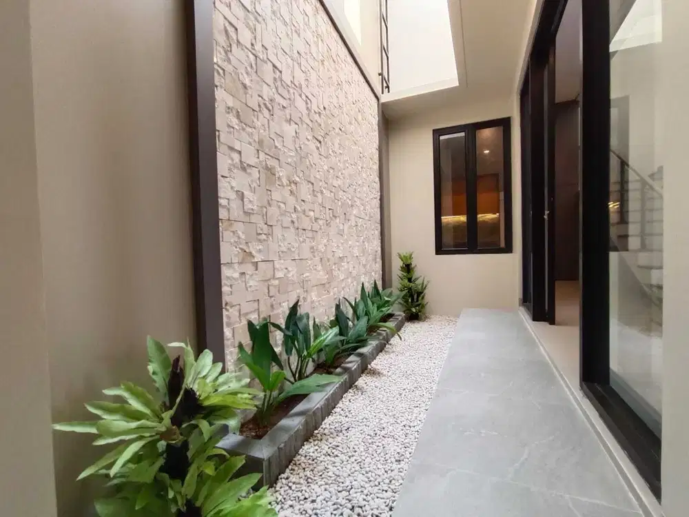 Rumah mewah dengan desain kekinian kontemporer moderen di sleman