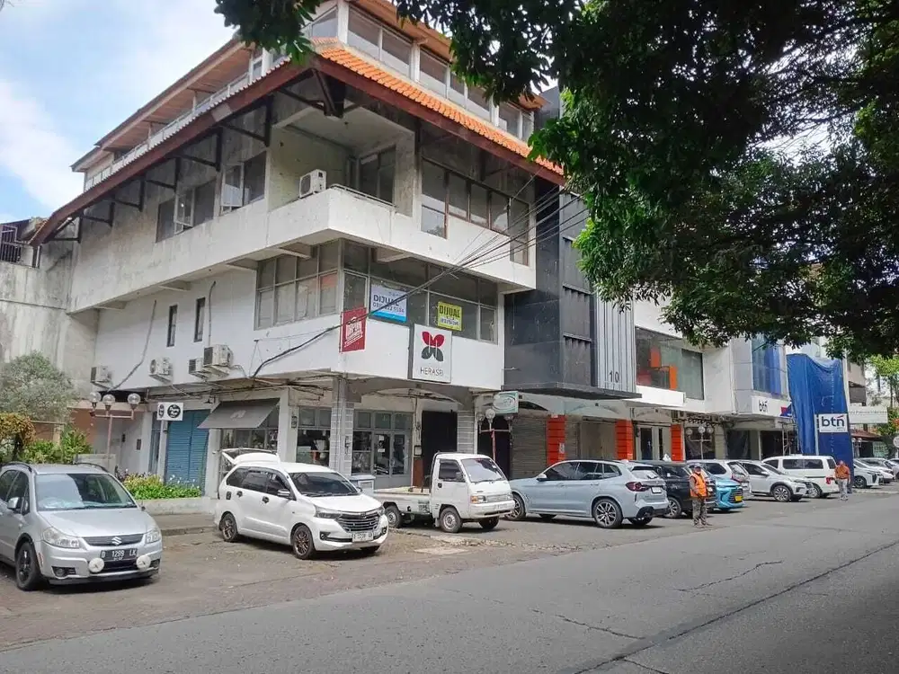 Ruko 3 lantai setrasari plaza bandung