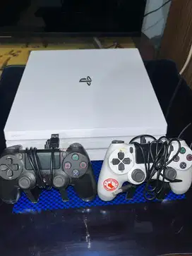 PS4 Pro Glacier White 1 TB Ori Seri 72
