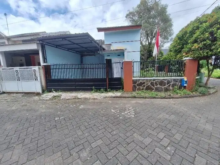 Rumah Luas 180 Perum Saxophone Dekat UB dan UMM