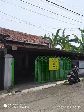 Di Jual Rumah bangunan lama pusat kota bandung di Sarijadi