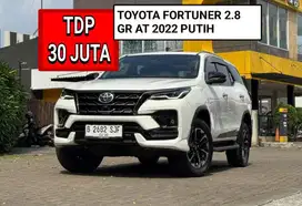 TOYOTA FORTUNER 2.8 GR SPORT AT 2022 PUTIH PROMO MURAH DP MINIM 30 JT