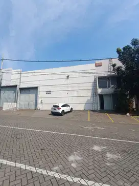 Gudang di dekat pintu tol Singosari Malang