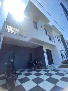 Jual Rumah Baru dan Luas di Turangga kota Bandung