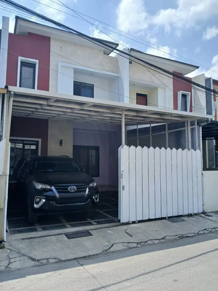 rumah 2 lantai main road siap huni Cisaranten Arcamanik