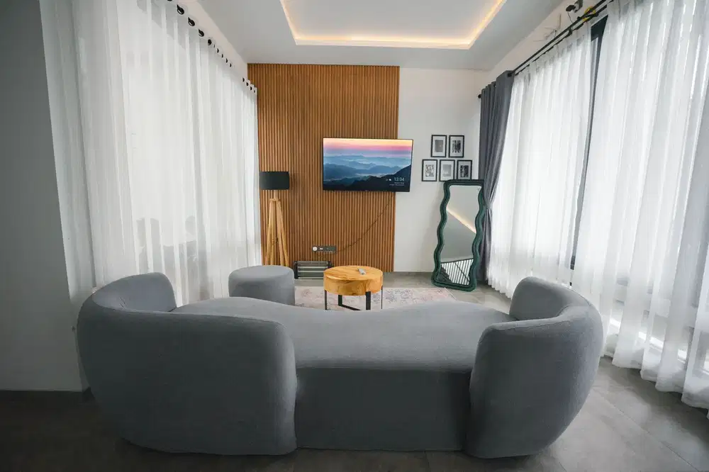 Rumah Villa Modern Furnish +Kolam Renang di Kolonel Masturi Bandung
