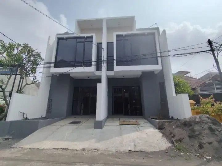 100 meter dari merr‼️Rumah 2 lantai minimalis smemapir sukolilo