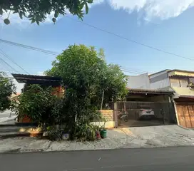 Rumah Nyaman Lokasi Dekat Taman Jayawijaya Mojo9