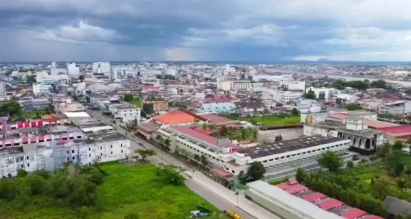 Tanah Jalan Budi karya Depan Hotel Kapuas Palce