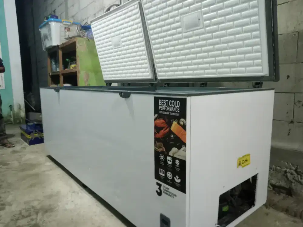 Freezer dan showcas