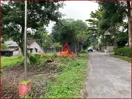 Tanah Ngemplak, Dekat Kopi Klotok Jogja, Pinggir Jalan Aspal