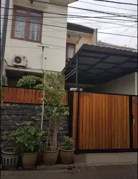 Dijual Rumah Jambangan Kebonagung Surabaya 2Lantai Semi Furnished