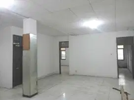 Ruko rendeng bagus siap pakai di mainroad moh toha bandung