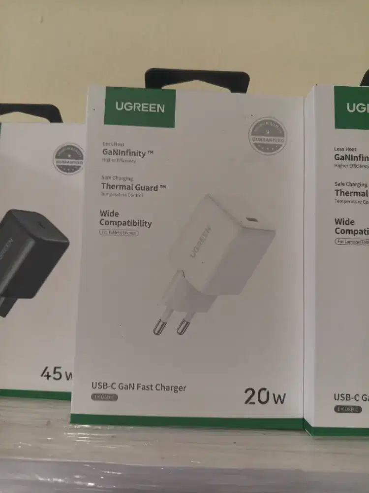 Charger ugreen 20watt with gan