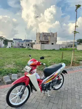 Langkah!Kharisma 125 2003 Full modif asli merah