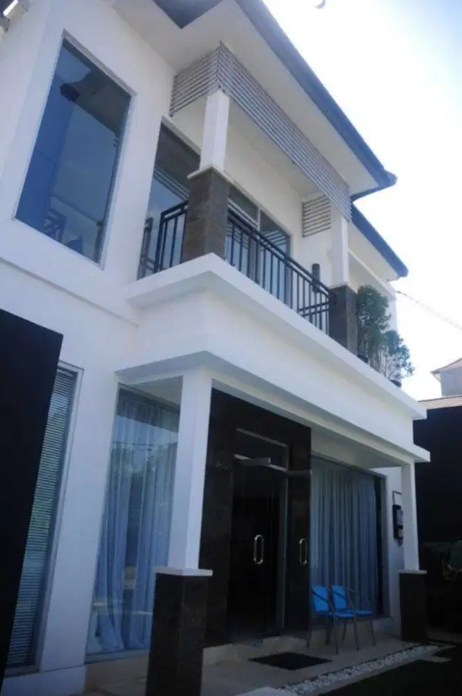 Dijual Rumah Mewah Lokasi di Kawasan Bougenville Taman Baruna Nusa Dua