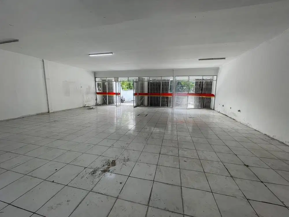 DISEWAKAN TEMPAT USAHA KOMERSIAL DEKAT CAFE, HOTEL, BANK JEMURSARI