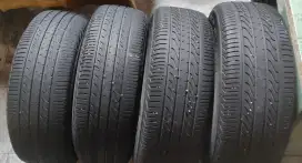 4 ban 215/65 Merek accelera
