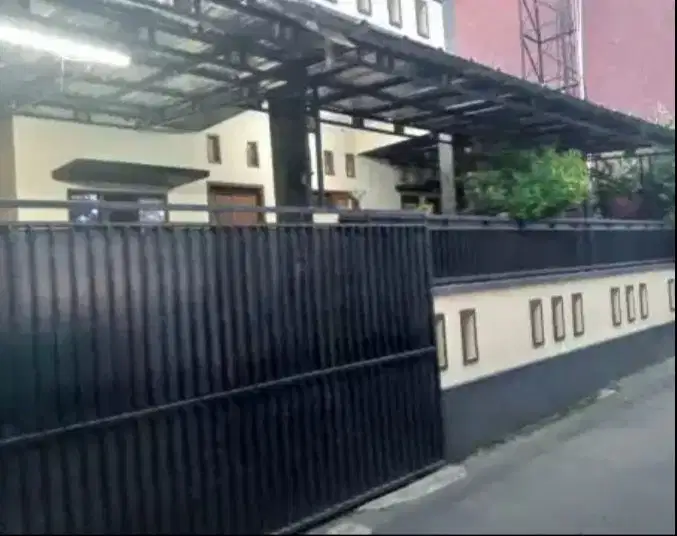Dijual Rimah Bagus kokoh 1.5 Lt pinggir jalan akses Mobil Condet