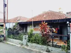 Rumah Murah Hitung Tanah di Komplek Ciwastra