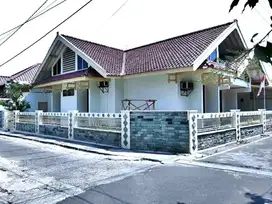 Rumah Hook Kokoh Tengahkota Penumping Laweyan