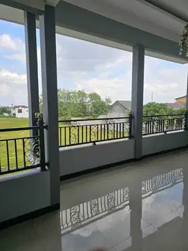 Dijual Rumah Cantik Siap Huni ada Kolam Renang Pribadi Lokasi Denokan