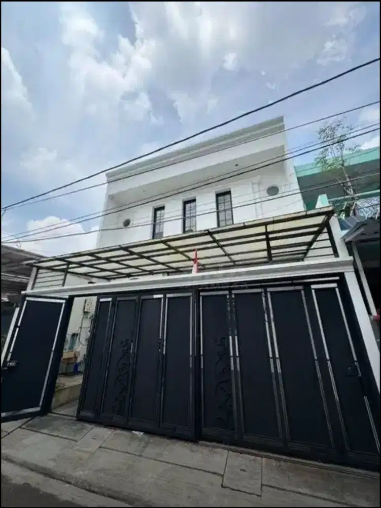 RUMAH UK 8X15M MODEL AMERICAN CLASSIC DI KOMPLEK MERUYA, puri, joglo