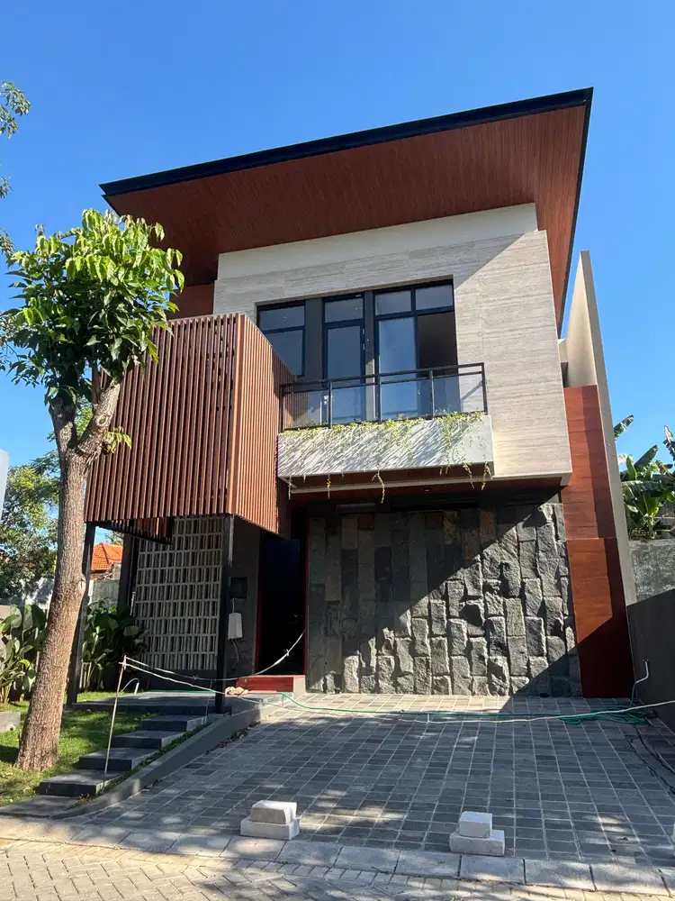 RUMAH BARU ALA VILLA CITRALAND ADA KOLAM RENANG