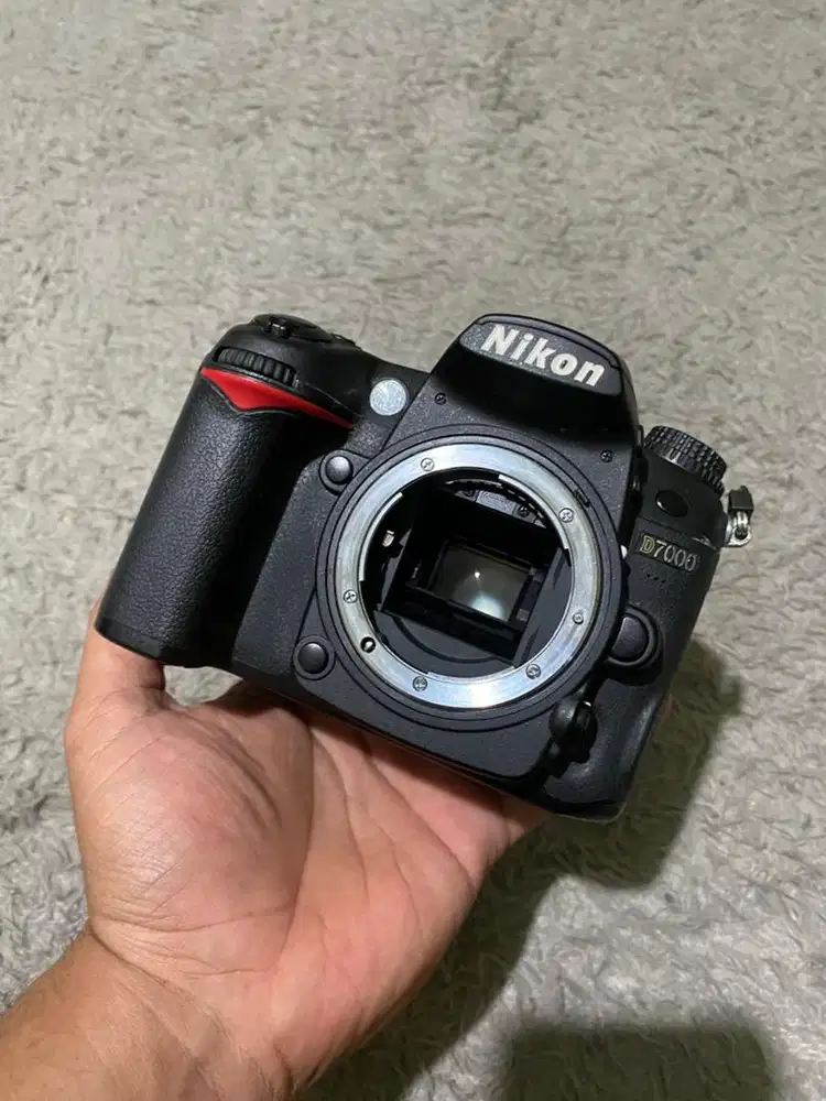 Kamera dslr nikon D7000 semi pro body only fisik masih mulus
