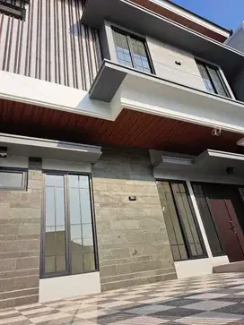 Rumah Baru Minimalis, Sutorejo Lokasi Favorit, Minimalist
