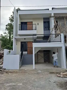 SERASA BELI VILLA PRIBADI 2 LANTAI  VIEW PEGUNUNGAN