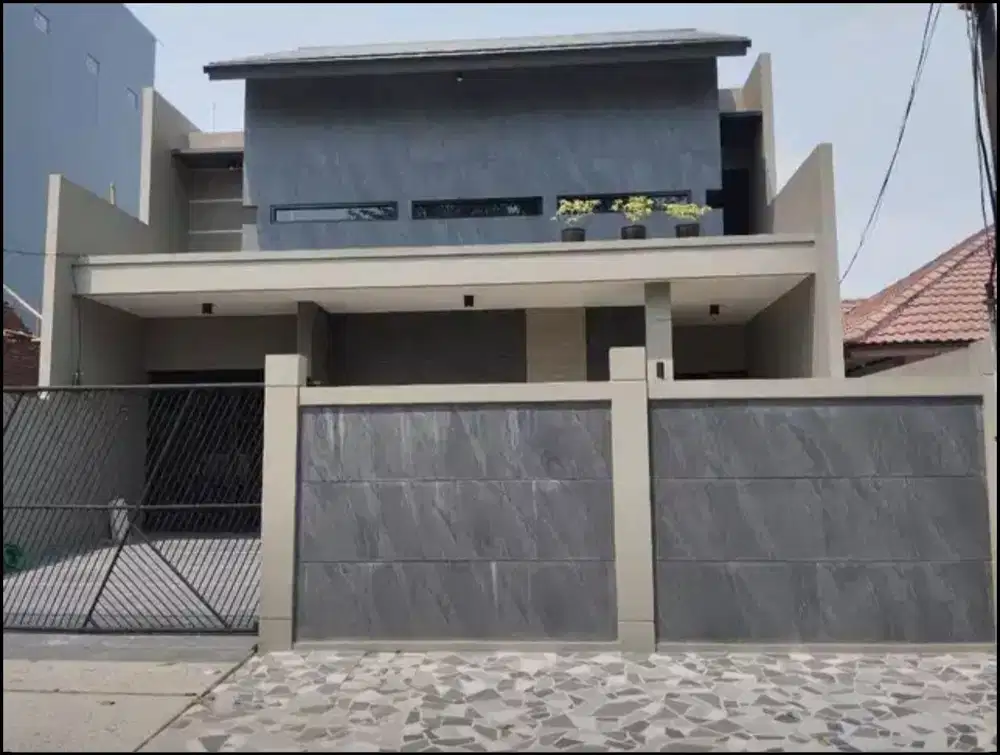 RUMAH BAGUS SEMI FURNISHED UK 10X25M DI MERUYA