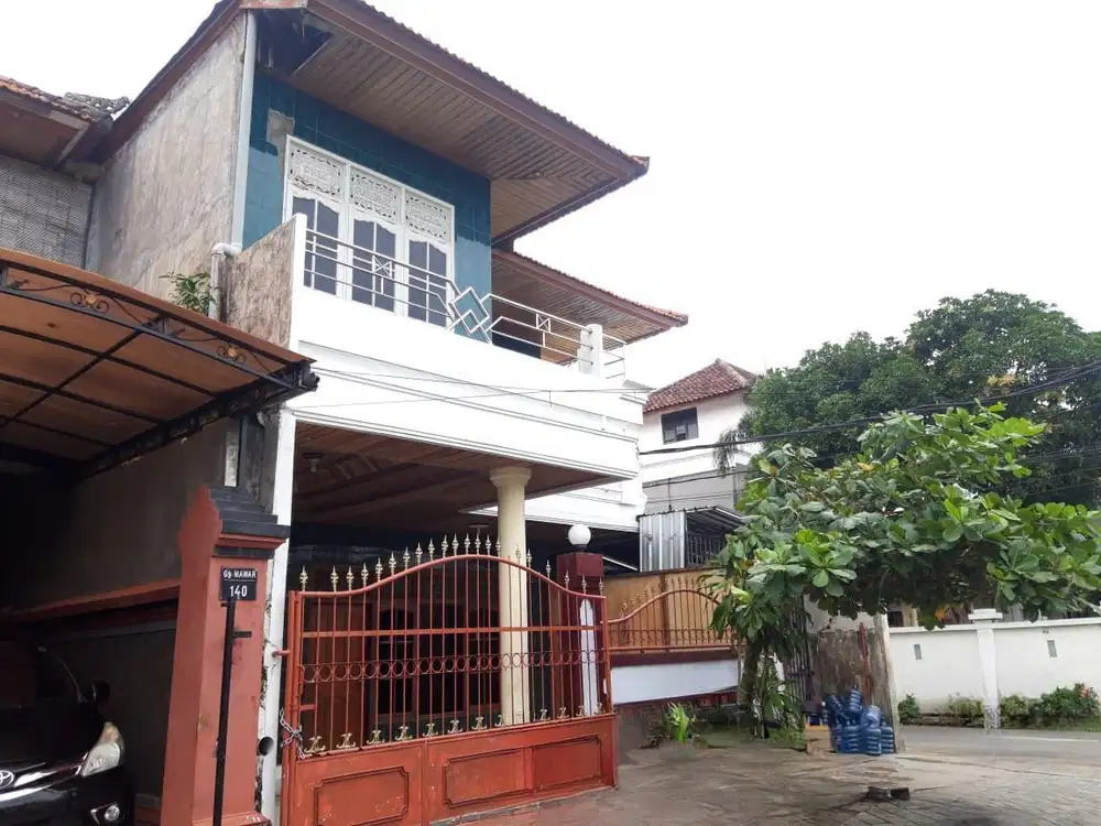 Dijual rumah lantai 2 lokasi sunset road kuta