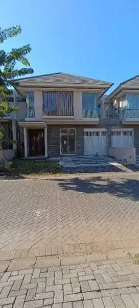 Dijual Rumah di Greenlake Citraland Surabaya