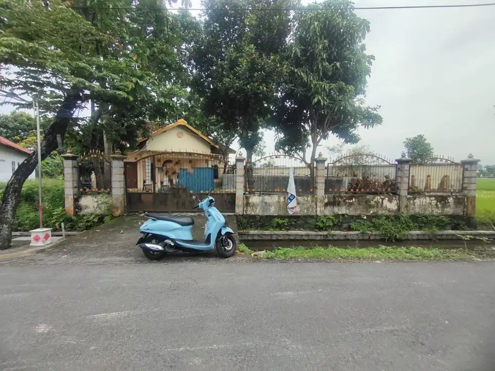 Rumah Hunian Luas Strategis dekat RS Oen Solo Baru Baki