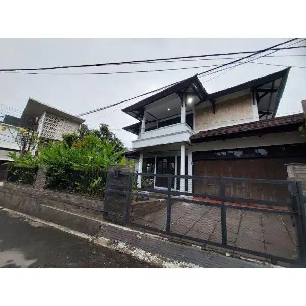 Rumah Siap Huni Baru Renov 2 Lantai  Cigadung Dago Bandung