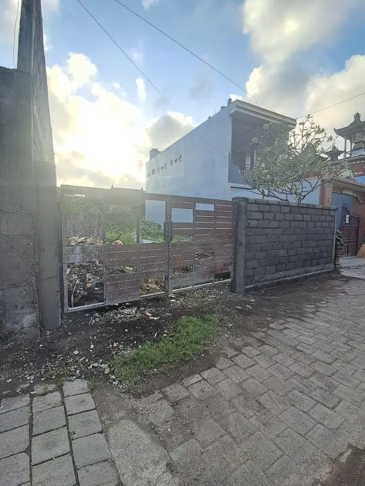 DIJUAL TANAH KOSONG LOKASI GANG TAMAN SARI SESETAN