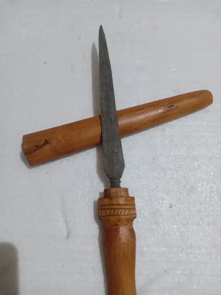 Tombak seken meteorit