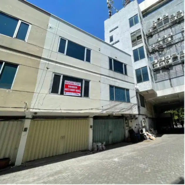 Ruko Baru Renovasi Siap Pakai Strategis Dekat Tengah Kota