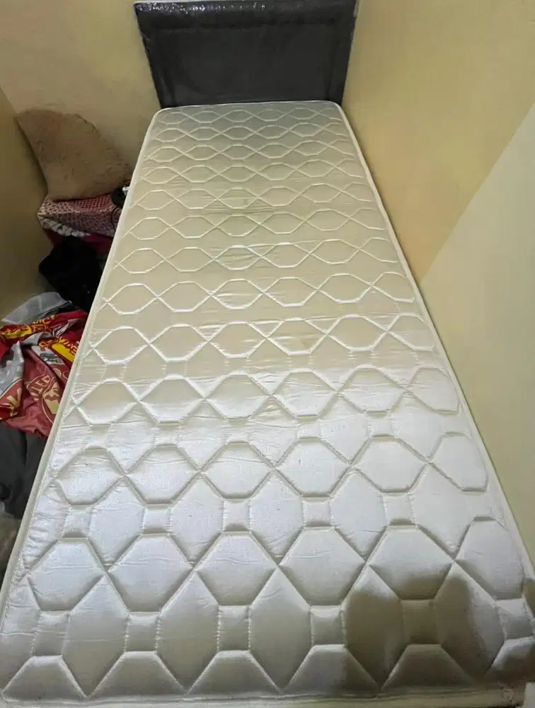 Kasur spring bed merek zinus