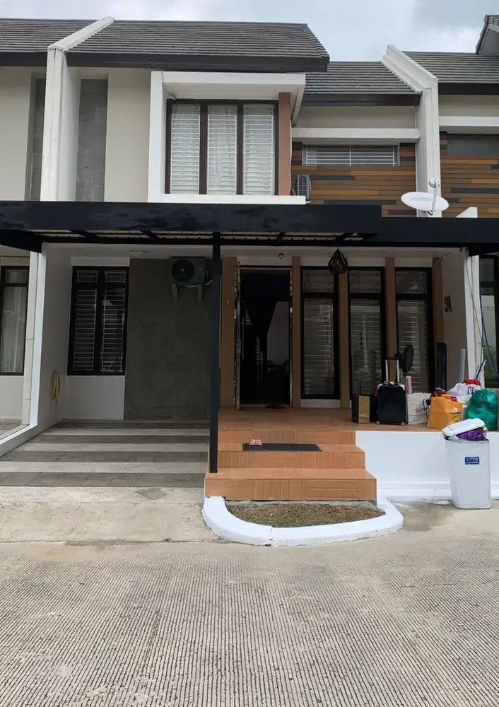 Dijual Cepat Rumah 2 Lantai Cluster Cosmo Lippo Cikarang 1.6 Miliar!