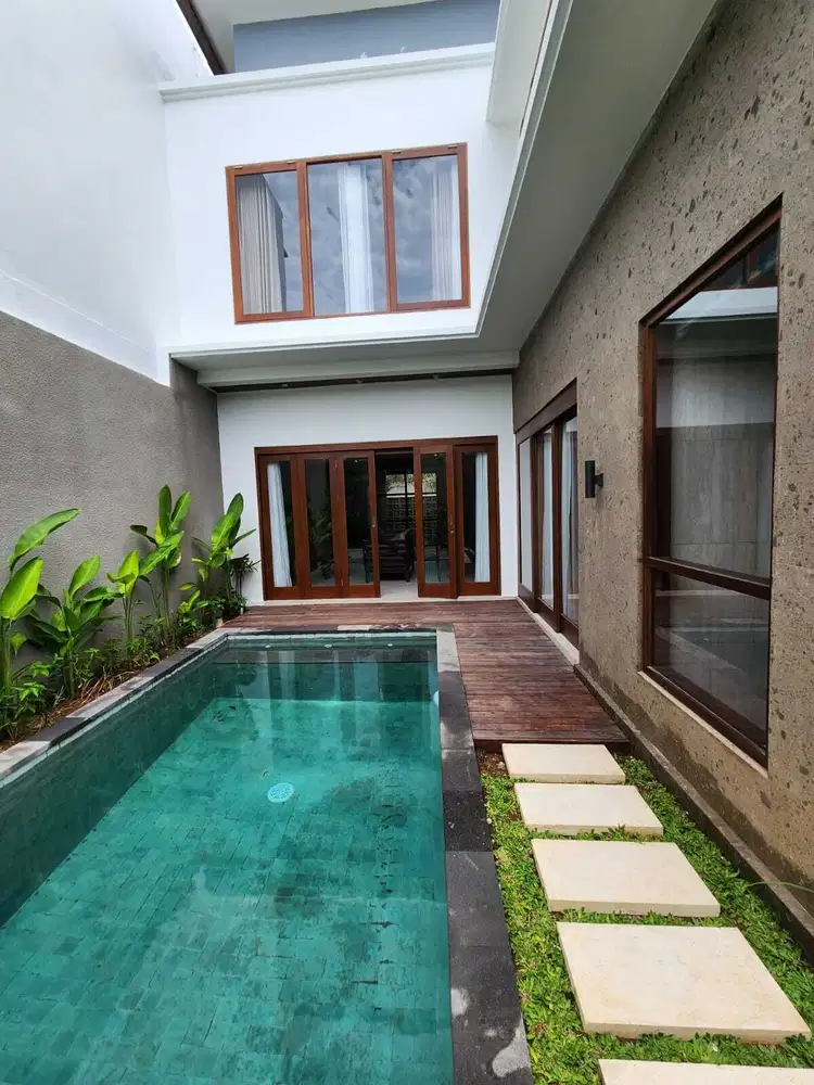 VILLA CANTIK KAWASAN CLUSTER DEKAT PANTAI LOKASI NUSA DUA