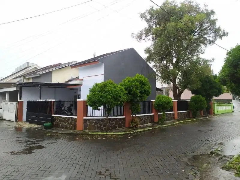 rumah hook pojok bagus bangun kos elite dkt suhat dekat kampus UB &UMM