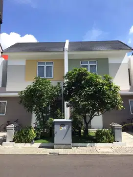 Jual 2 rumah jadi 1 di kawasan Prestigious Summarecon Bandung