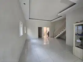 rumah cantik 2 lt di saxofone suhat dekat kampus UB dan UNMUH UMM