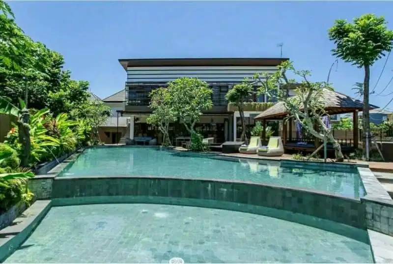 rumah 2 lantai di jimbaran,kompleks elite,tersedia public pool,gym